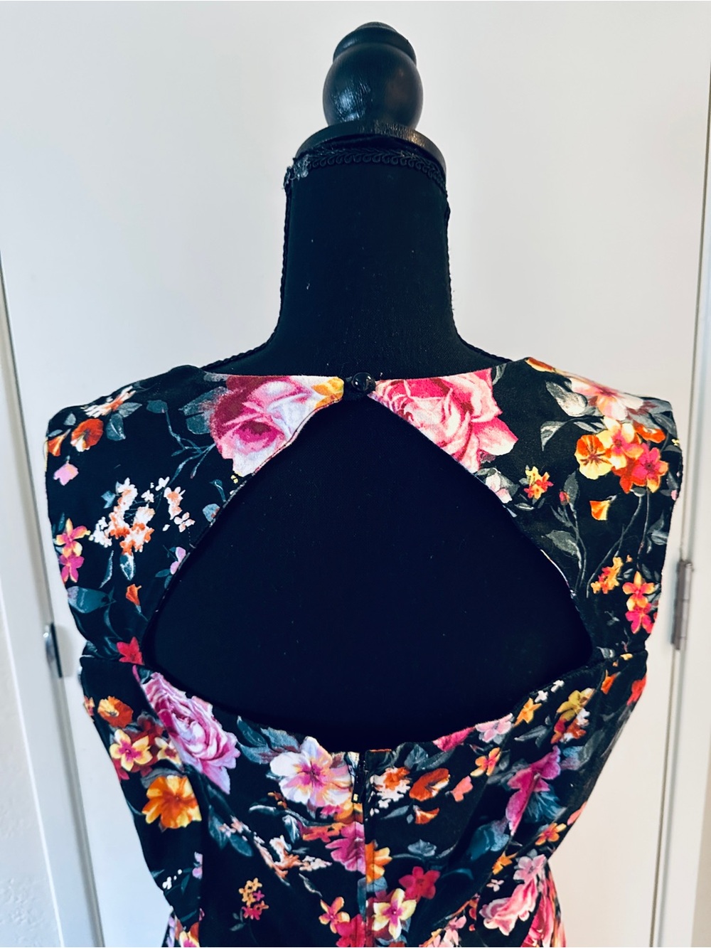 Kara Girl Dress Sz Large Sleeveless Floral Cutout Midi or knee length - Picture 7 of 12